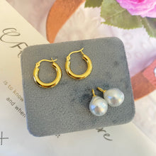 Load image into Gallery viewer, Two-Way Baroque South Sea Australia White Pearl with 18K Gold Earhoop AS0471