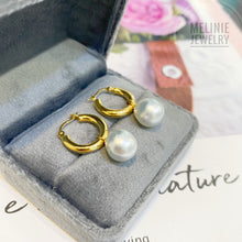 Load image into Gallery viewer, Two-Way Baroque South Sea Australia White Pearl with 18K Gold Earhoop AS0471