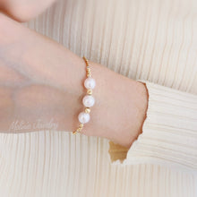 Load image into Gallery viewer, Tri-O Akoya 18K Bracelet