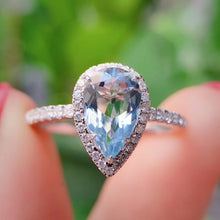 Load image into Gallery viewer, 海藍寶鑽石18K 戒指 aquamrine diamond 18k gold ring