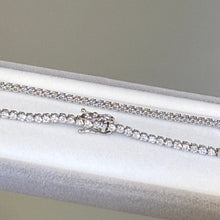 Load image into Gallery viewer, Three-Prong Setting Lab Grown Diamond Tennis Bracelet 18K Gold AS0671