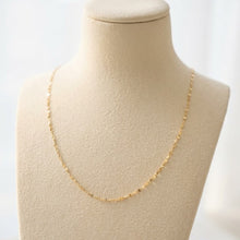 Load image into Gallery viewer, Kissy Fish 18k Gold Sparkle Necklace GN0163