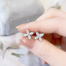 Load image into Gallery viewer, Clover Lab Grown Diamond 18K Gold Earstuds GE0163