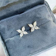 Load image into Gallery viewer, Clover Lab Grown Diamond 18K Gold Earstuds GE0163