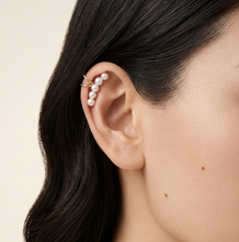Load image into Gallery viewer, Baby Akoya 18K Earrings Clip