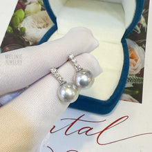 Load image into Gallery viewer, Classic Diamond Setting Blue Rose Akoya 18K Gold Earrings AS0448