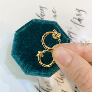 SHINE Knot Earrings in 18K Yellow Gold