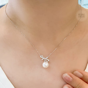 Bow Lady Akoya Pearl Diamond 18K Necklace AS0525