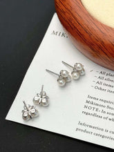 Load image into Gallery viewer, Clover Baby Akoya Earrings