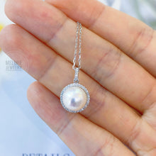 Load image into Gallery viewer, Diamond Halo Akoya Pearl 18K Gold Pendant AS0484