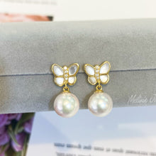 Load image into Gallery viewer, Mother of Pearl Butterfly Akoya Earrings