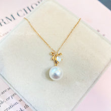 Load image into Gallery viewer, Ribbon Mother of Pearl Diamond 18K Necklace