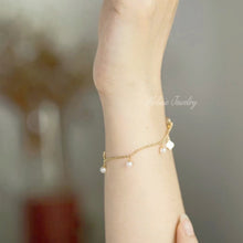 Load image into Gallery viewer, Astra Baby Akoya 18K Gold Bracelet