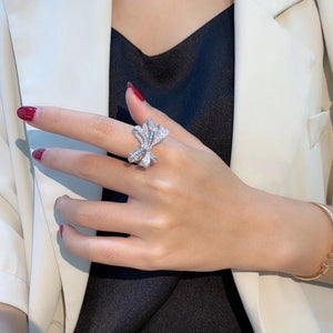 Ribbon Lady卡鑽鑽石戒指