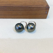 Load image into Gallery viewer, Cyra Diamond Tahitian Pearls Earrings