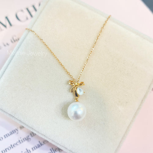 Ribbon Mother of Pearl Diamond 18K Necklace