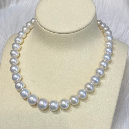 Oversized Edison Pearls Necklace