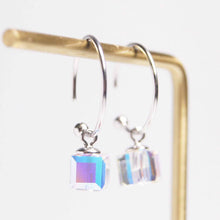 Load image into Gallery viewer, 美億年珠寶 Melinie Jewelry Co 純銀 水晶耳環 耳釘 crystal 925 silver earrings